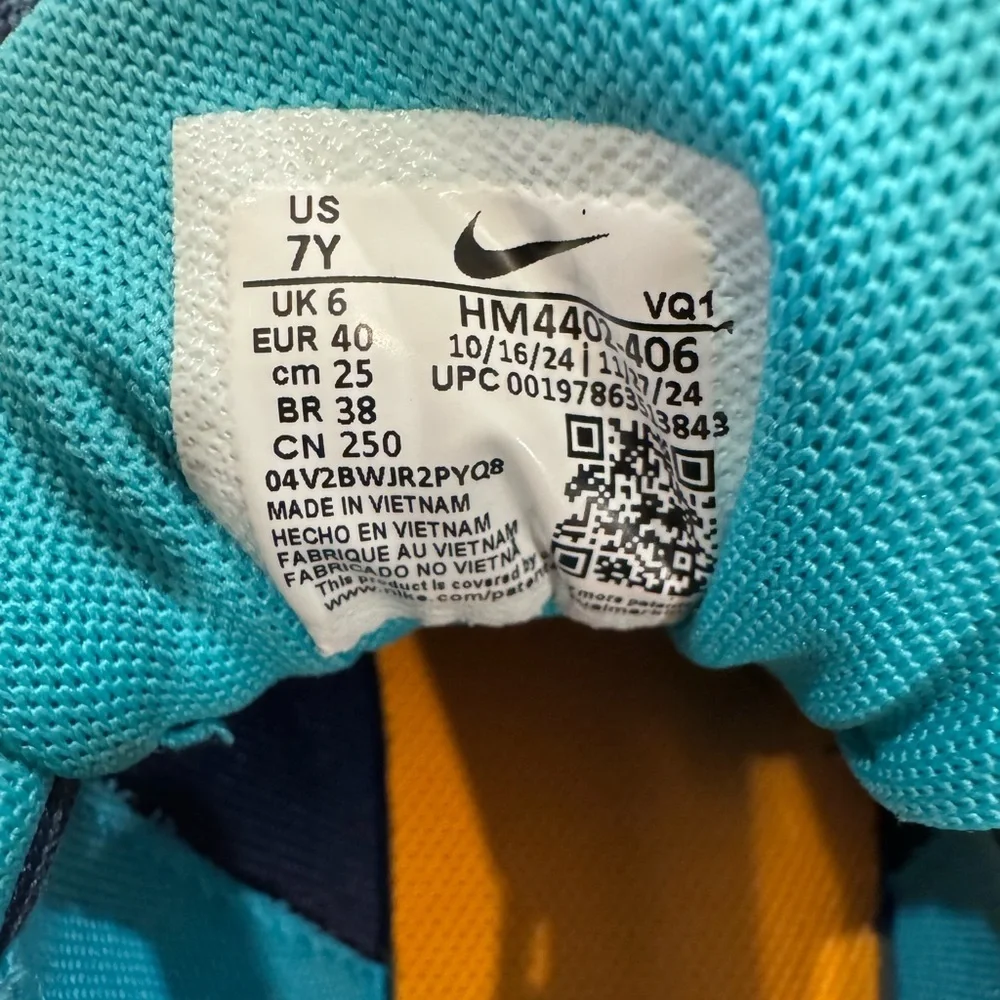 Nike Running Shoes Navy Teal Gold Big Kids 7Y Women’s 8.5